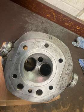 Bmw 11 1 21 335 225 R65 Left Cylinder Head. 12 225. Clean No Broken Fins