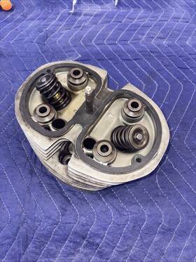 1264572 Bmw Airhead Left Cylinder Head Valves Dual Spark Plug R100/7