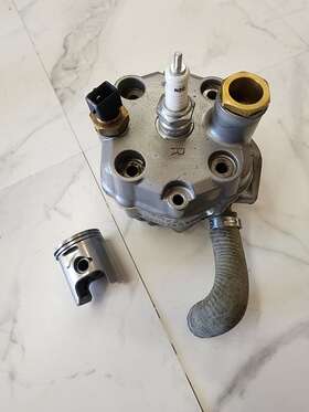 1-002-053-333 Derbi 2000 Gpr 50 R Engine Cylinder Head Top End Gpr50 Used Oem Low Miles