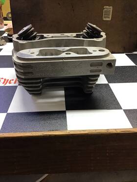 1696 Edelbrock #1695 Rear Cylinder Head For Harley Davidson Sportster
