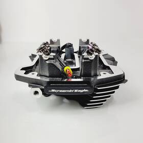 16500975 Harley-davidson 23-24 Cvo Screamin Eagle Right Cylinder Head Water Cooled Black