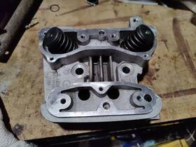 16660-89 Harley-davidson Under 10k Mi Sportster 883 Silver Rear Cylinder Head With Valves