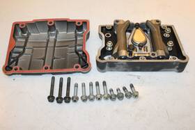 17375-83b Harley-davidson 2008 Fxstb Rear Engine Top End Rocker Set Cover Cap