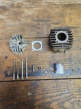 12100-197-610 Honda 1978 - 1982 Express Nc50 Piston Cylinder Head And Hardware Oem
