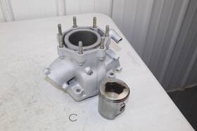 12100-ka4-710 Honda 1983 Cr250r Oem Cylinder 67.5 Mm Piston Rings Cr250 Cr 250