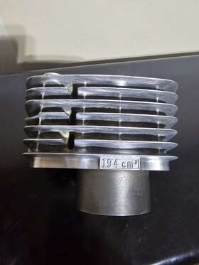 12100-kt0-ooo Honda Xr200r Oem Cylinder
