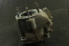 12110-kz3-l30 Honda 2003 Cr250r Oem Damaged Cylinder B4492
