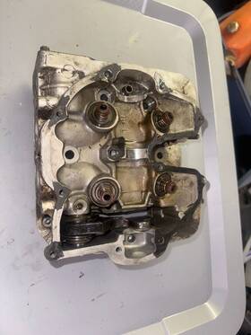 12200-mk2-680 Honda 85 86 87 Xr-600r Cylinder Head And Cam Chain Tensioner