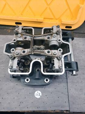 Honda 12220-mb3-772 1985 Oem V65 Sabre Vf1100 Engine Rear Top End Cylinder Head