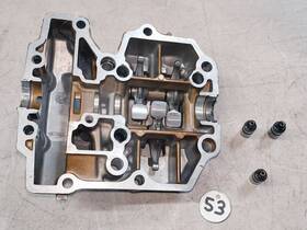 12310-me9-000 Honda 1984 Vt700 1983 Vt750 Shadow Cylinder Head Cover #12310-me9-000