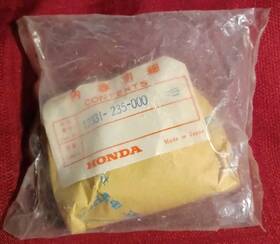 12331-235-000 Honda Cl175 Ca175 Right Cylinder Head Cover Cl Ca 175 Lm