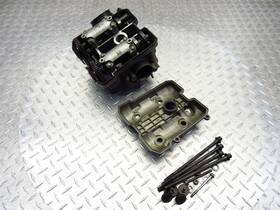 11172-02f02 Suzuki 11100-02f01 1997 97-01 Tl1000 Tl1000s Oem Rear Cylinder Head Valve Cover Engine Top