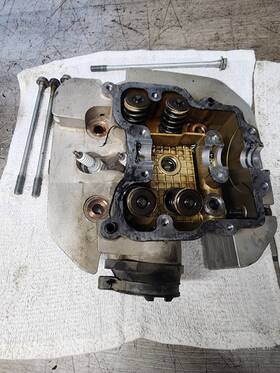 11100-12d00 Suzuki 2007 Dr 650 650se Cylinder Head Valves