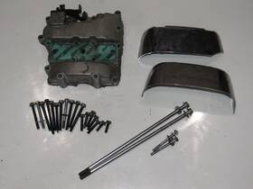 11101-38b02 Suzuki 2000 Intruder Vs1400 Front Engine Cylinder Head Cover