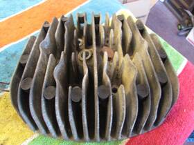 11111-32200 Suzuki Ts400 Apache Engine Motor Cylinder Head