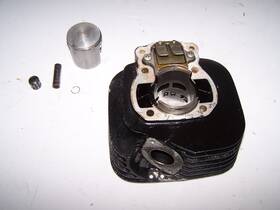 11210-20302 Suzuki 1981 Rm 80 Air Cooled Engine Cylinder And Piston Used. Vintage Mx Race