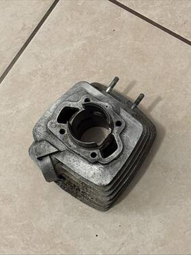 11210-28000 Suzuki 1971 - 1972 Ts125 / 1977 Tc125 Cylinder