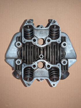 Triumph 70-3925 T120 9-bolt Cylinder Head