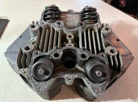 71-2863 Triumph T140 10-bolt Cylinder Head H.d.a. 2 No Broken Fins Good Threads