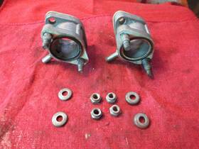 013825 Triumph E12811 650 Intake Manifolds 1972 1/2 Bonneville T120v