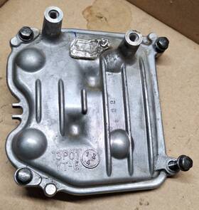 13p-e1191-01-00 Yamaha 2013 Zuma Yw50 Oem Valve Cover With Bolts