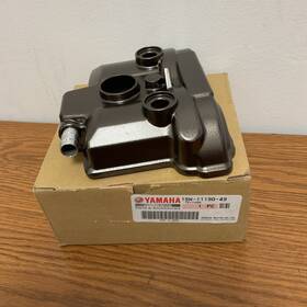 1sm-11190-49-00 Yamaha Oem Cover Cylinder Head 1