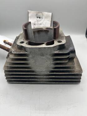 278-11311-01-00 Yamaha Genuine Oem 1970-1972 R5 Left Cylinder Head Barrell Jug 65mm New Bore