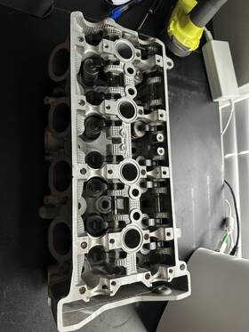 Z1xr067 Yamaha 2015 - 2025 Yzf-r1 Genuine Cylinder Head Of A 2023