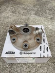 Ktm 300 Xc Cylinder Head (damaged/broken). Fixed Price $30.00.